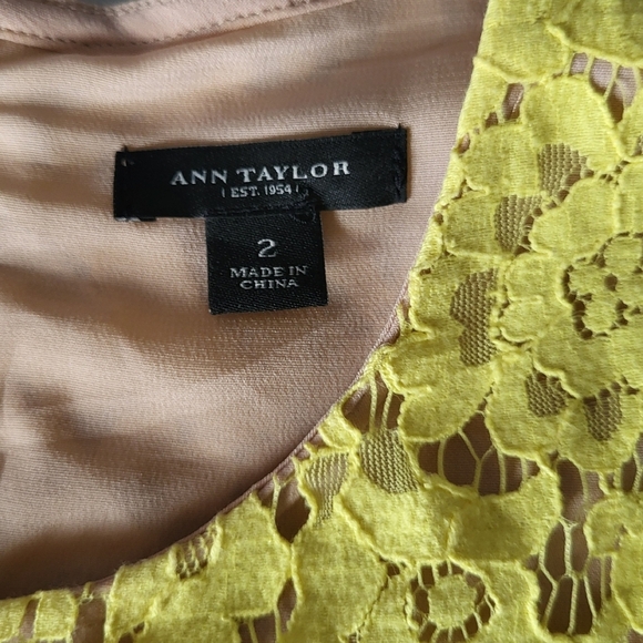 Ann Taylor Yellow Lace Tank Top,  Size 2 - Picture 4 of 6